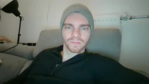 Snapshot of thebatguuy chatting on 12/14/24, 05:14 thebatguuy online show from 12/14/24, 05:14