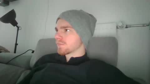 Snapshot of thebatguuy chatting on 12/15/24, 01:22 thebatguuy online show from 12/15/24, 01:22