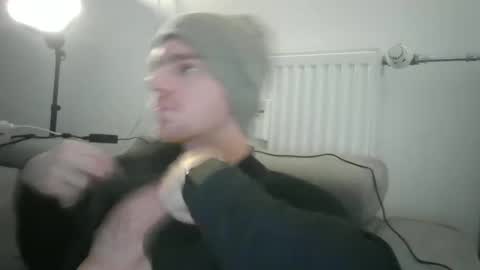 Snapshot of thebatguuy chatting on 12/28/24, 04:30 thebatguuy online show from 12/28/24, 04:30