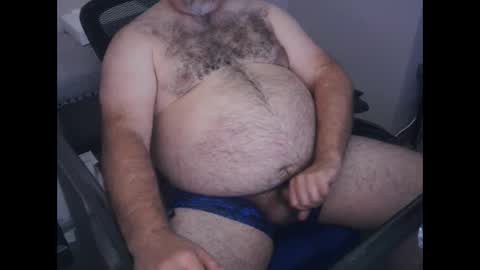 Snapshot of thebearking69 chatting on 10/02/25, 05:25 The Bear King online show from 10/02/25, 05:25