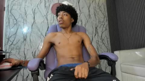 Snapshot of theblackflavor chatting on 04/19/26, 01:43 Flavor online show from 04/19/26, 01:43