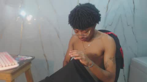Snapshot of theblackflavor chatting on 04/25/26, 02:25 Flavor online show from 04/25/26, 02:25