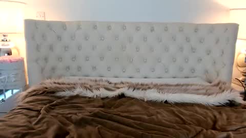 Snapshot of theblondenextdoor97 chatting on 10/25/25, 01:29 Jessica online show from 10/25/25, 01:29