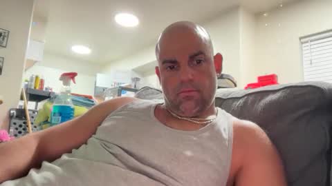 Snapshot of thebuzz777 chatting on 11/14/25, 06:56 theBuzz777 online show from 11/14/25, 06:56