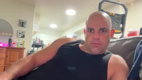 Snapshot of thebuzz777 chatting on 11/27/25, 10:39 theBuzz777 online show from 11/27/25, 10:39