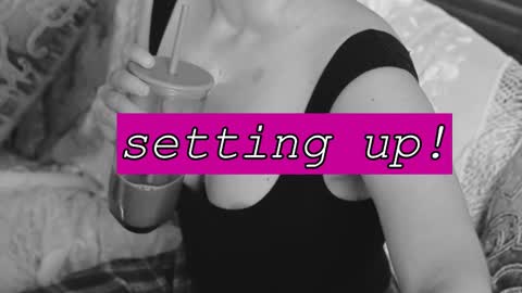 Snapshot of thecamwoman chatting on 09/19/25, 07:25 Joan online show from 09/19/25, 07:25