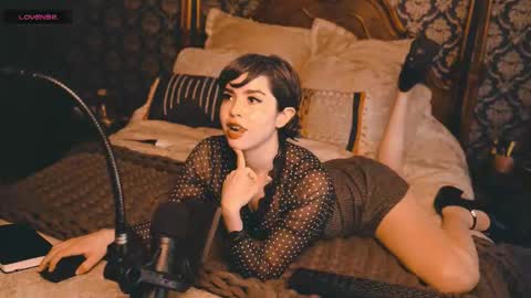 Snapshot of thecamwoman chatting on 10/05/25, 08:29 Joan online show from 10/05/25, 08:29