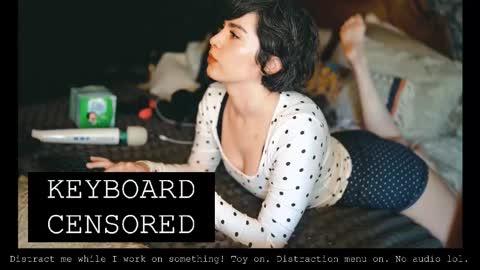 Snapshot of thecamwoman chatting on 10/15/25, 07:36 Joan online show from 10/15/25, 07:36