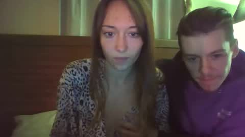 Snapshot of thecouplenextfloor chatting on 11/09/25, 05:06 thecouplenextfloor online show from 11/09/25, 05:06