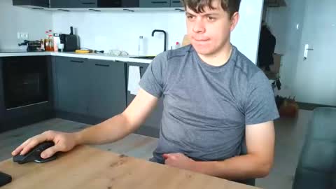 Snapshot of thecuteguy144949 chatting on 11/09/25, 11:19 thecuteguy144949 online show from 11/09/25, 11:19