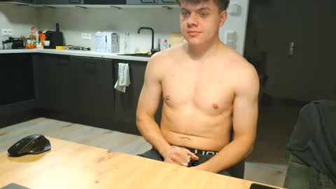 Snapshot of thecuteguy144949 chatting on 11/15/25, 04:25 thecuteguy144949 online show from 11/15/25, 04:25