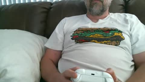 Snapshot of thedalenator chatting on 10/24/25, 01:03 thedalenator online show from 10/24/25, 01:03