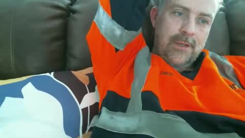 Snapshot of thedalenator chatting on 10/30/25, 10:10 thedalenator online show from 10/30/25, 10:10