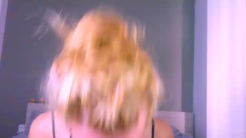 Yolanda online show from 06/09/26, 01:17