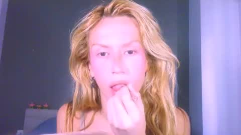 Yolanda online show from 06/19/26, 03:33