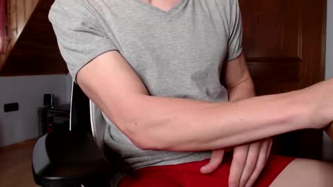 Snapshot of thedome372 chatting on 11/18/25, 09:25 thedome372 online show from 11/18/25, 09:25