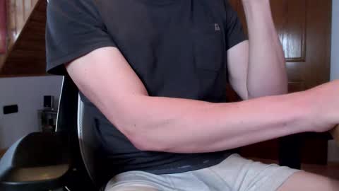 Snapshot of thedome372 chatting on 11/25/25, 10:15 thedome372 online show from 11/25/25, 10:15