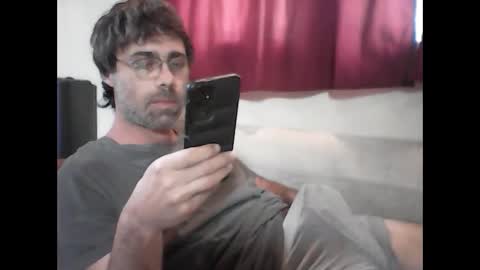 Snapshot of thedudnextdoor chatting on 10/22/25, 05:56 thedudnextdoor online show from 10/22/25, 05:56