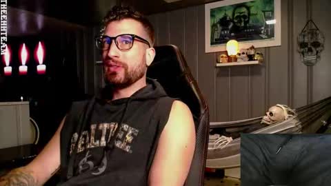 Snapshot of theehhteam chatting on 09/23/25, 08:23 H online show from 09/23/25, 08:23