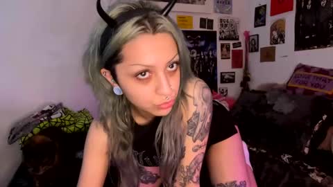 KIng Venus online show from 12/16/24, 05:27