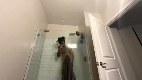 Snapshot of theekingcapo chatting on 12/15/24, 01:57 king capo thee online show from 12/15/24, 01:57