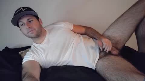 Snapshot of theetwohander chatting on 10/29/25, 02:25 Theetwohander online show from 10/29/25, 02:25