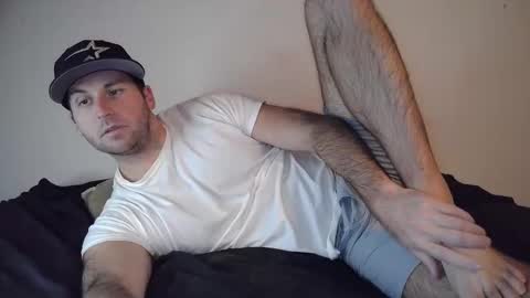 Snapshot of theetwohander chatting on 10/31/25, 02:34 Theetwohander online show from 10/31/25, 02:34