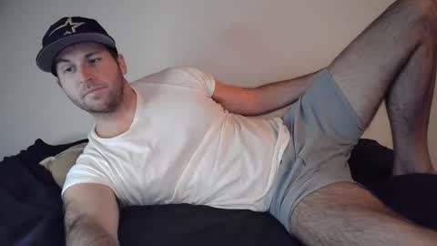 Snapshot of theetwohander chatting on 11/02/25, 03:42 Theetwohander online show from 11/02/25, 03:42