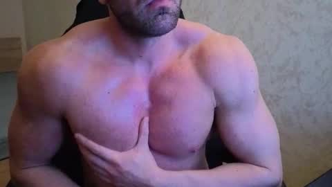 Snapshot of thefitgiant chatting on 12/01/25, 11:54 Vince online show from 12/01/25, 11:54