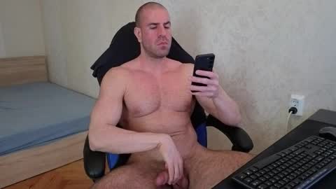 Snapshot of thefitgiant chatting on 04/10/26, 11:26 Vince online show from 04/10/26, 11:26
