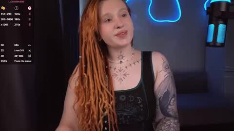 Snapshot of thefullredmoon chatting on 05/08/26, 11:37 Moon online show from 05/08/26, 11:37