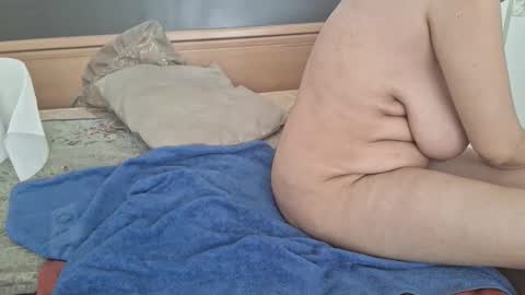 Snapshot of thegiselle chatting on 04/15/26, 10:00 thegiselle online show from 04/15/26, 10:00
