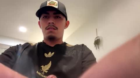 Snapshot of theglorious2002 chatting on 09/15/25, 04:12 theglorious2002 online show from 09/15/25, 04:12