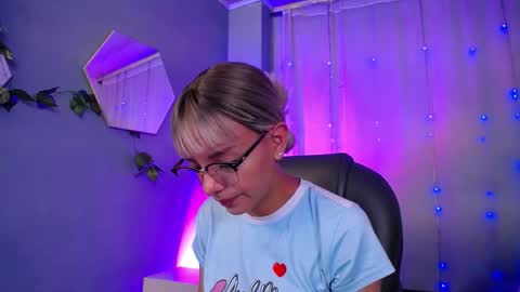 Snapshot of thegodmother_gh chatting on 10/25/25, 03:36 Peyton online show from 10/25/25, 03:36