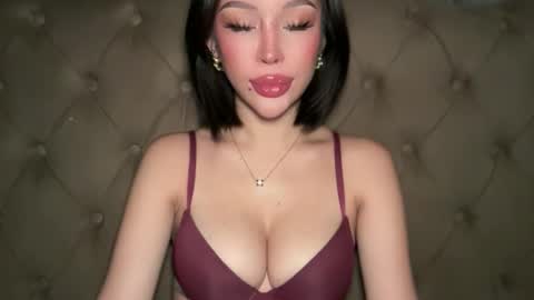 Elle  dont forget to folloW me and thumbs up online show from 04/26/26, 06:22