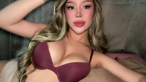 Elle  dont forget to folloW me and thumbs up online show from 07/15/26, 06:51