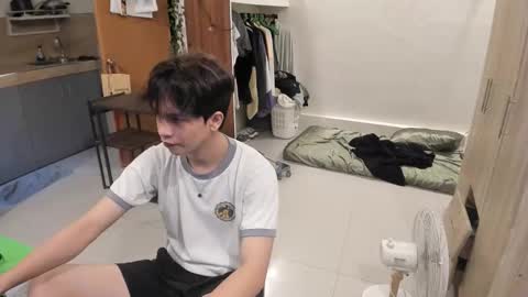 Green online show from 10/21/25, 10:21