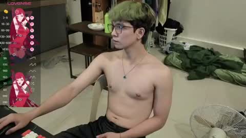 Green online show from 06/22/26, 04:26