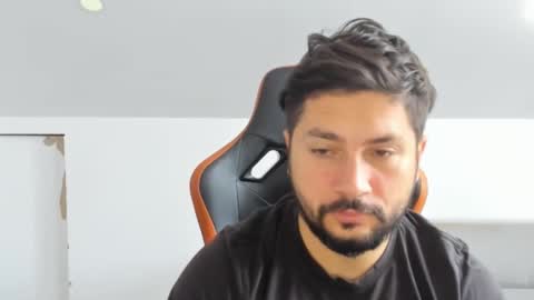 Snapshot of theguardian7 chatting on 11/01/25, 09:11 theguardian7 online show from 11/01/25, 09:11