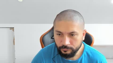 Snapshot of theguardian7 chatting on 11/17/25, 09:37 theguardian7 online show from 11/17/25, 09:37