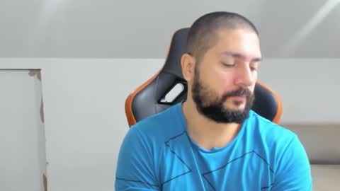 Snapshot of theguardian7 chatting on 11/27/25, 07:21 theguardian7 online show from 11/27/25, 07:21