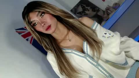 laisa online show from 06/15/26, 09:44
