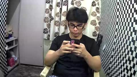 Snapshot of thehugecomeback chatting on 01/10/25, 11:22 Xerxis online show from 01/10/25, 11:22