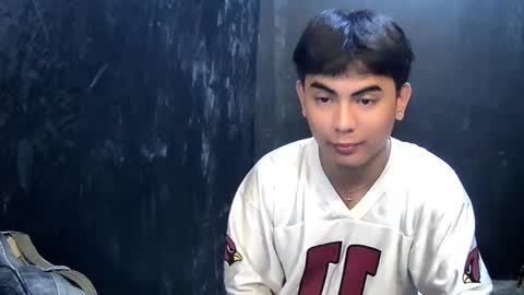 Snapshot of thehugecomeback chatting on 02/09/25, 11:25 Xerxis online show from 02/09/25, 11:25