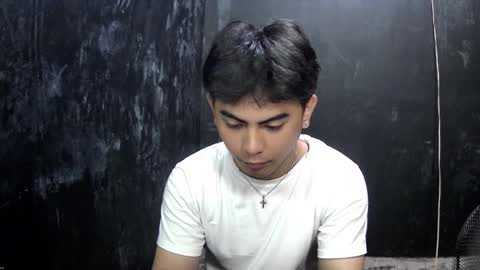 Snapshot of thehugecomeback chatting on 02/18/25, 12:04 Xerxis online show from 02/18/25, 12:04