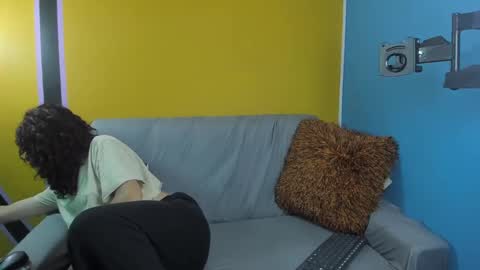 Theia  online show from 03/02/25, 12:01