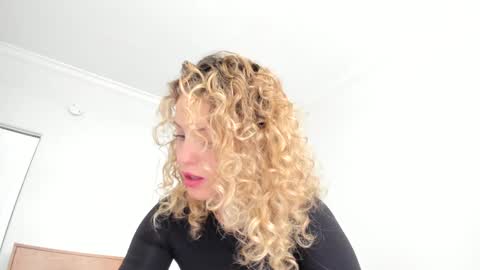 Lily Marie online show from 12/19/24, 05:40