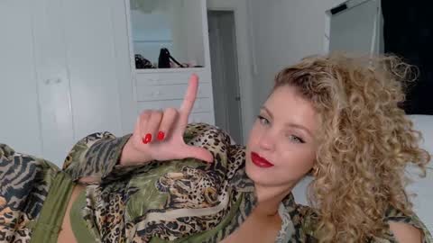 Lily Marie online show from 11/13/25, 09:36