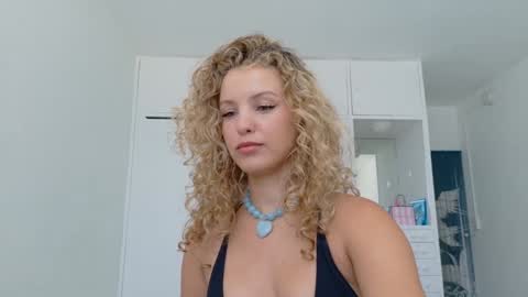 Lily Marie online show from 05/01/26, 03:49