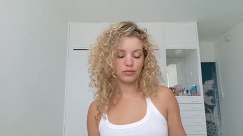 Lily Marie online show from 06/01/26, 05:58
